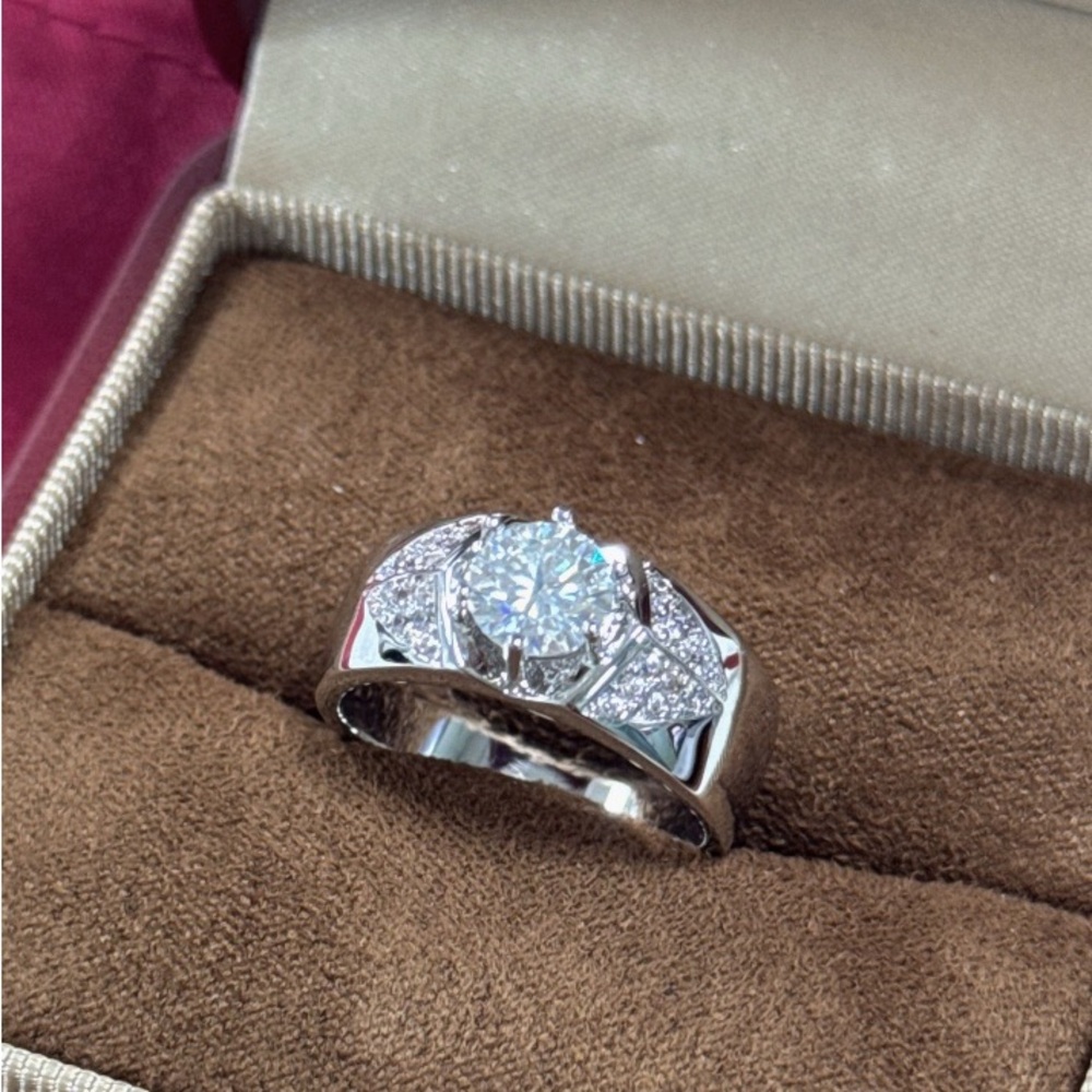 1ct center stone all GENUINE MOISSANITE 925 SS Ring w/CERT OF AUTHENTICITY sz 8